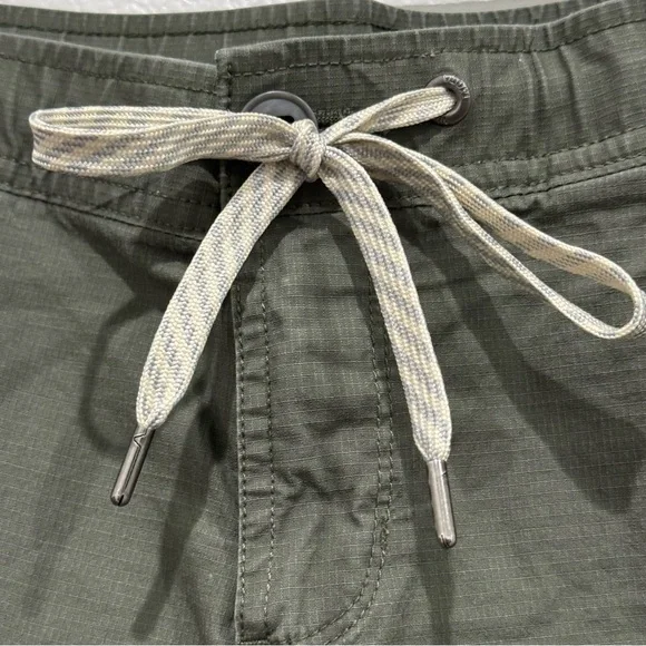 Vuori Cargo Pants Women Sz M Ripstop Army Green Mid Rise Slim Fit Gorp Core - Picture 9 of 15